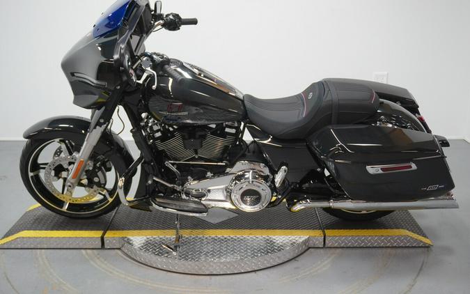 2026 Harley-Davidson® Street Glide® Midnight Ember Chrome Trim