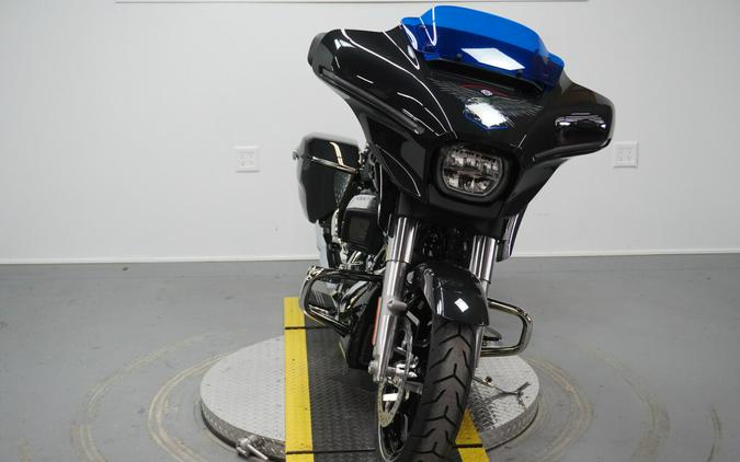 2026 Harley-Davidson® Street Glide® Midnight Ember Chrome Trim