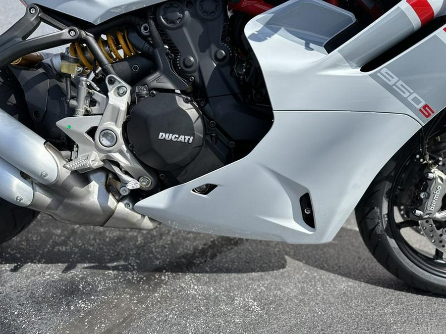 2024 Ducati Supersport 950 S White Stripe