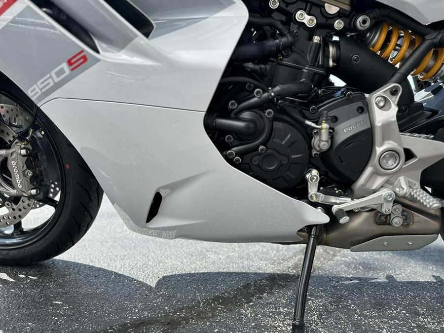 2024 Ducati Supersport 950 S White Stripe