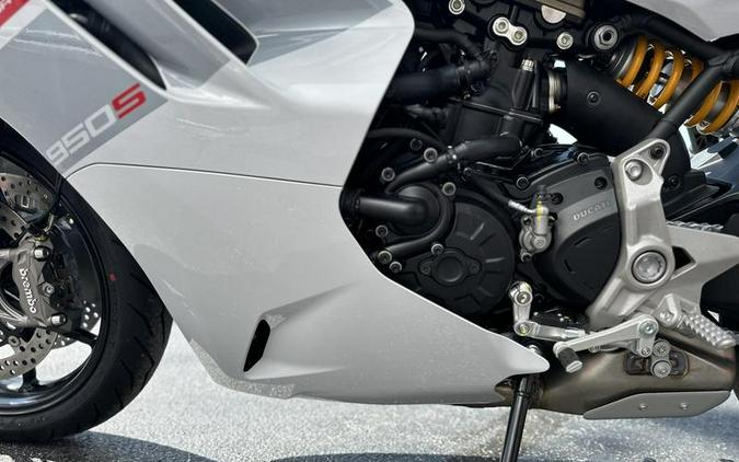 2024 Ducati Supersport 950 S White Stripe