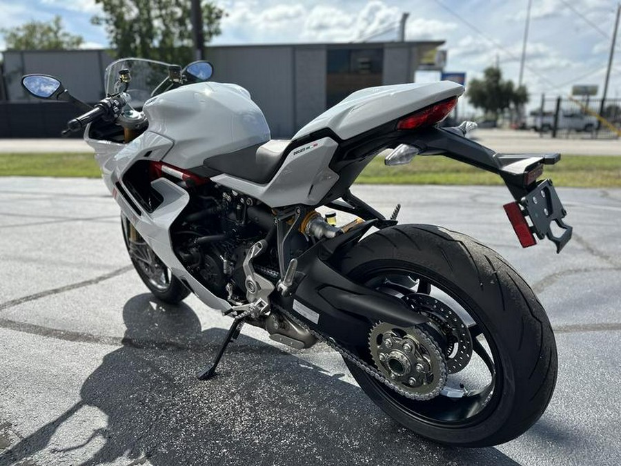 2024 Ducati Supersport 950 S White Stripe