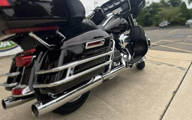 2014 Harley-Davidson® FLHTCU - Electra Glide® Ultra Classic®