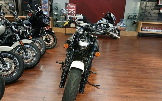 2022 Indian Super Chief ABS Pearl White