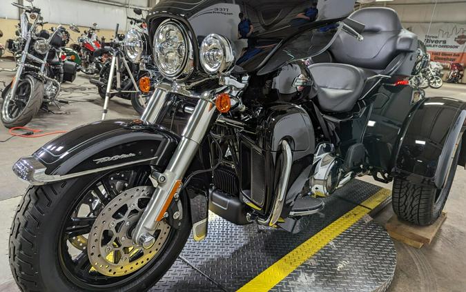 2024 Harley-Davidson Tri Glide Ultra Vivid Black