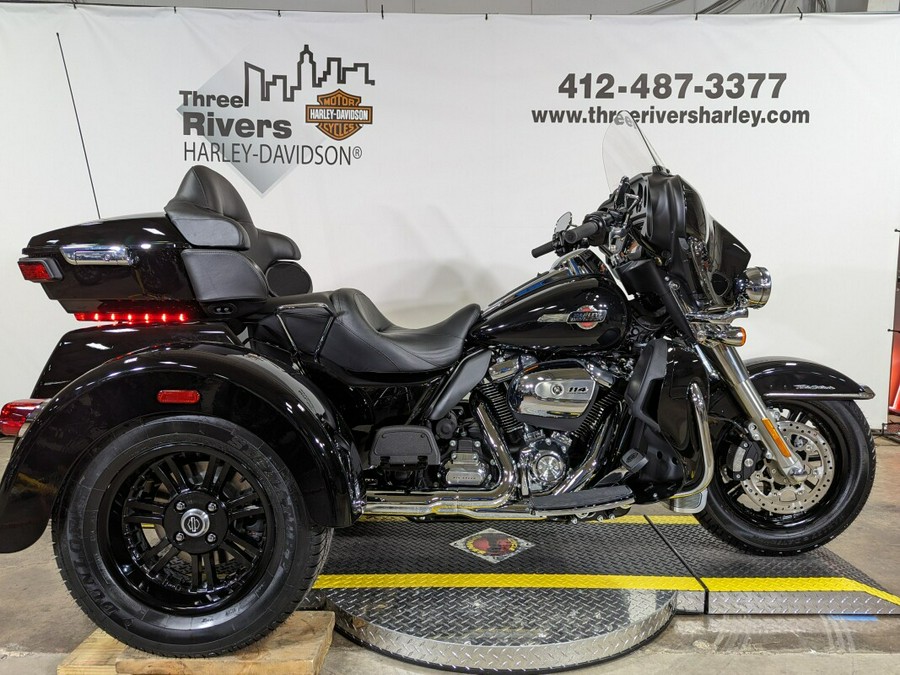 2024 Harley-Davidson Tri Glide Ultra Vivid Black