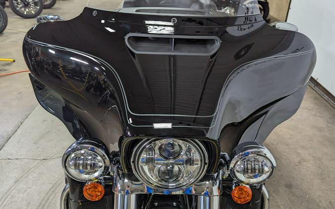 2024 Harley-Davidson Tri Glide Ultra Vivid Black