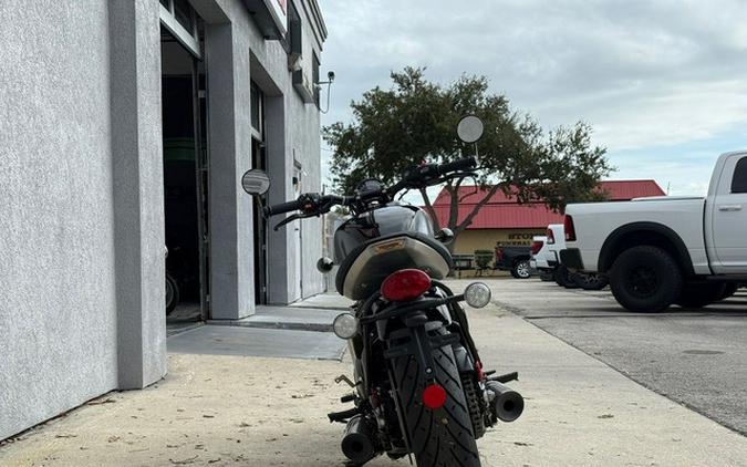 2026 Triumph Bonneville Bobber Jet Black
