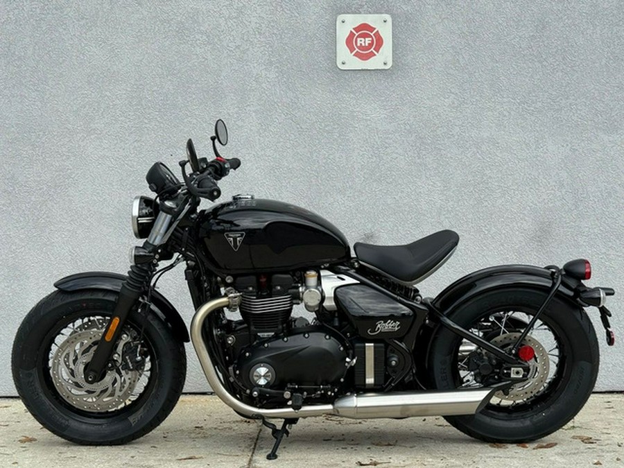 2026 Triumph Bonneville Bobber Jet Black