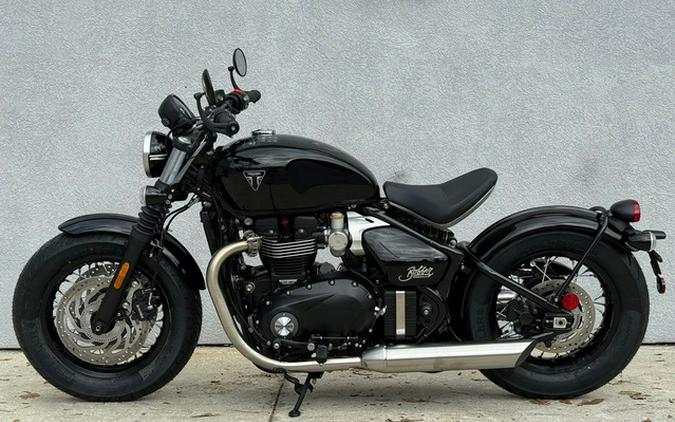 2026 Triumph Bonneville Bobber Jet Black