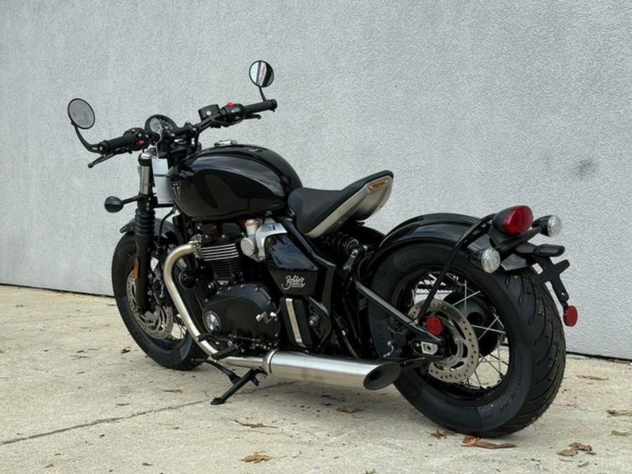 2026 Triumph Bonneville Bobber Jet Black