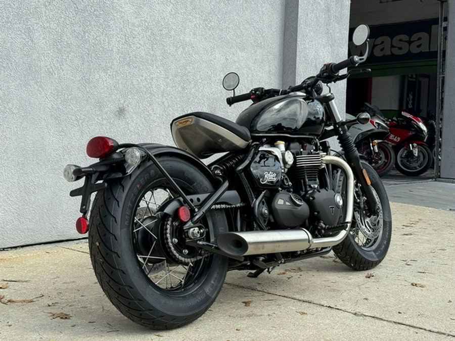 2026 Triumph Bonneville Bobber Jet Black