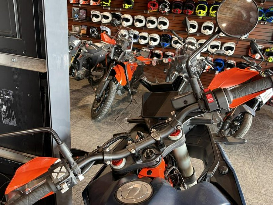 2027 KTM 890 Adventure R Rally