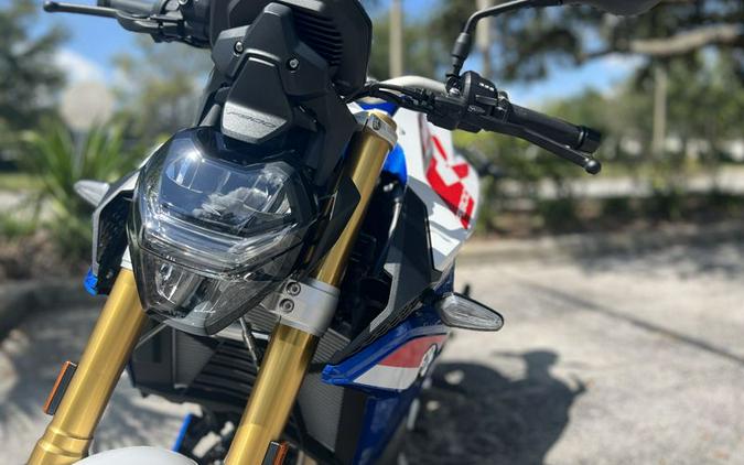 2024 BMW F 900 R