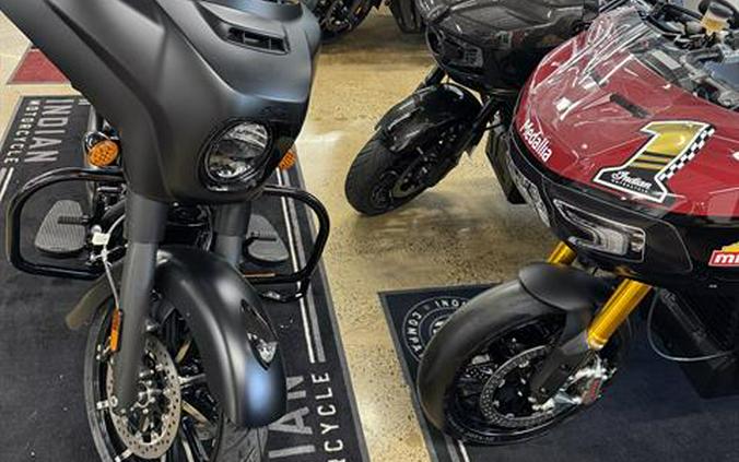 2026 Indian Motorcycle Chieftain® Dark Horse® with PowerBand Audio Package