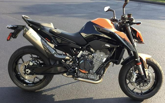 2021 KTM 890 Duke First Look Preview