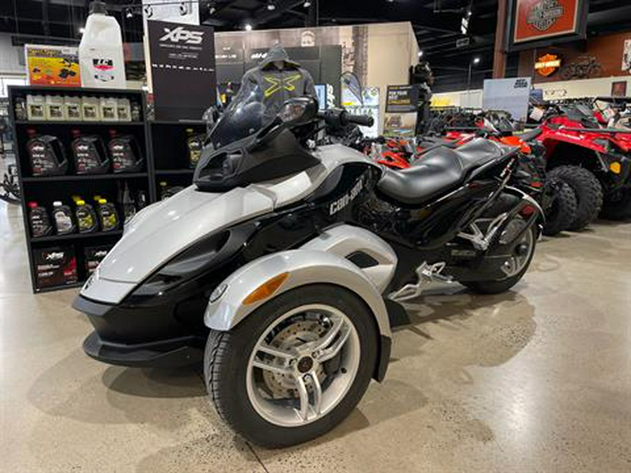 2009 Can-Am Spyder™ GS Roadster with SE5 Transmission (semi auto)