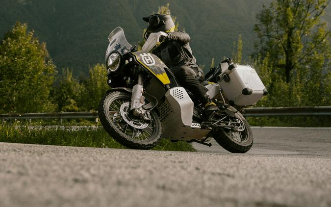 2025 Husqvarna Norden 901 Expedition