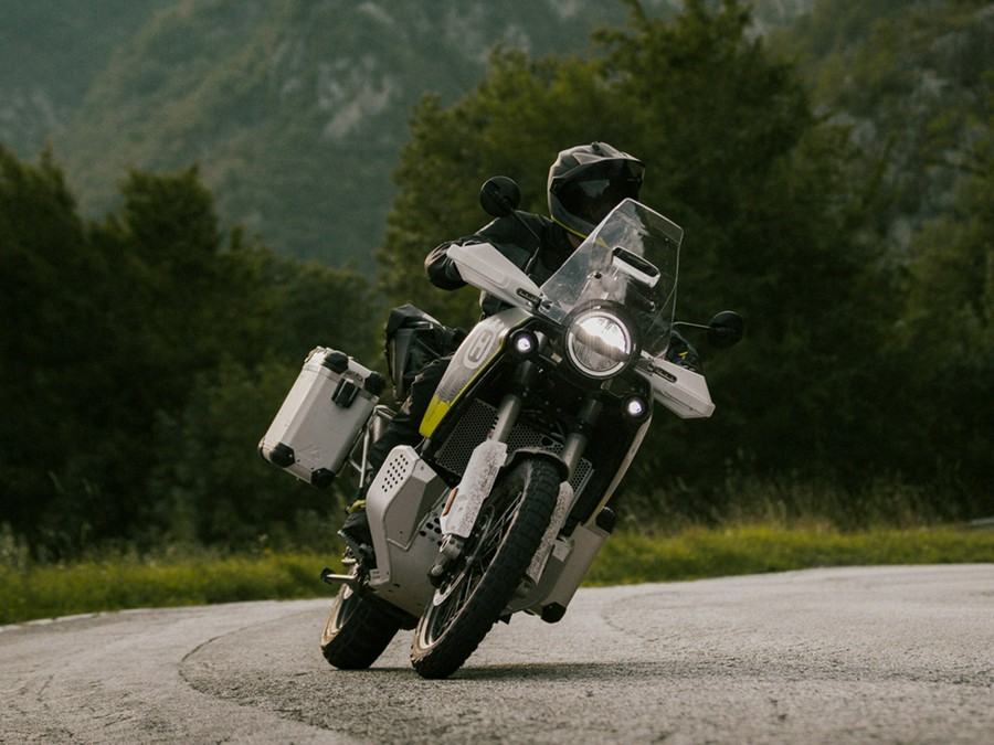 2025 Husqvarna Norden 901 Expedition