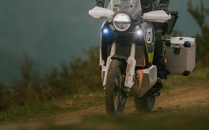 2025 Husqvarna Norden 901 Expedition - H895672G