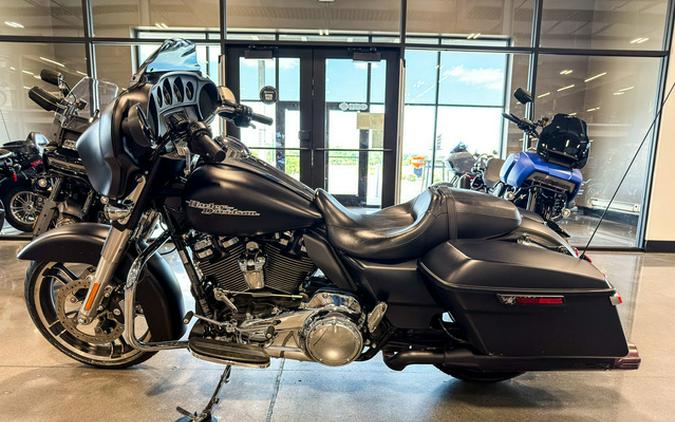 2017 Harley-Davidson FLHXS - Street Glide Special