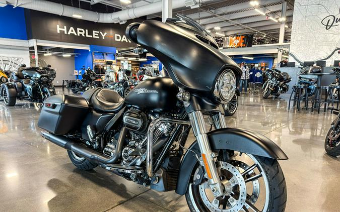2017 Harley-Davidson FLHXS - Street Glide Special