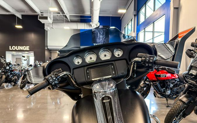 2017 Harley-Davidson FLHXS - Street Glide Special