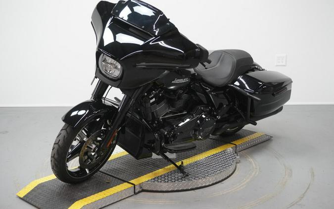 2024 Harley-Davidson® Street Glide® Vivid Black - Black Finish