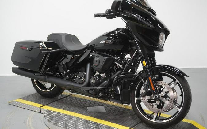 2024 Harley-Davidson® Street Glide® Vivid Black - Black Finish