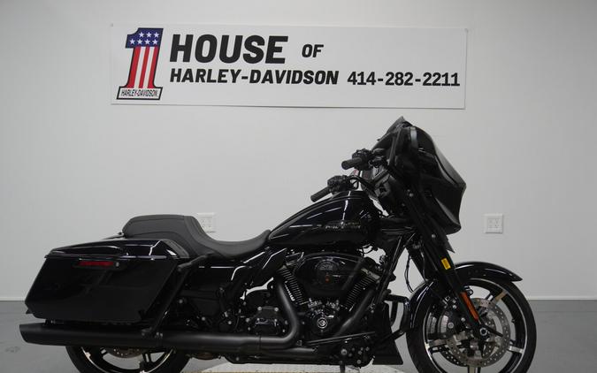 2024 Harley-Davidson® Street Glide® Vivid Black - Black Finish