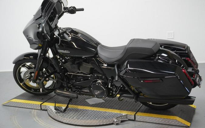 2024 Harley-Davidson® Street Glide® Vivid Black - Black Finish