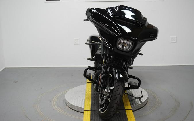 2024 Harley-Davidson® Street Glide® Vivid Black - Black Finish