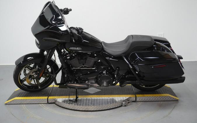 2024 Harley-Davidson® Street Glide® Vivid Black - Black Finish