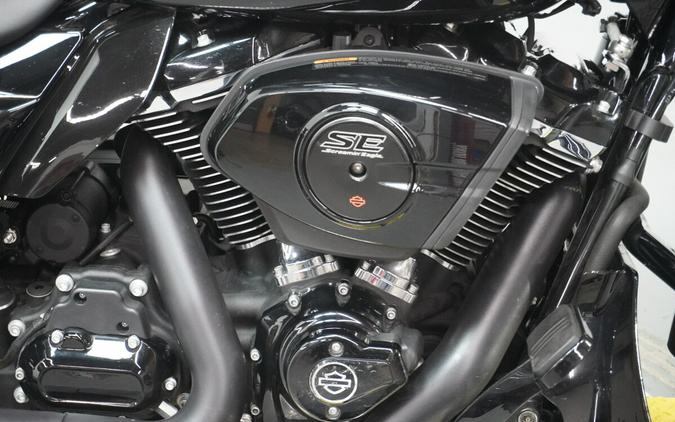 2024 Harley-Davidson® Street Glide® Vivid Black - Black Finish