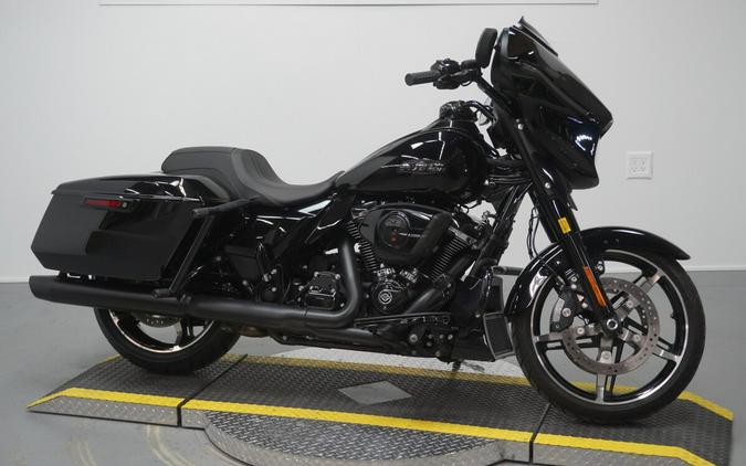 2024 Harley-Davidson® Street Glide® Vivid Black - Black Finish