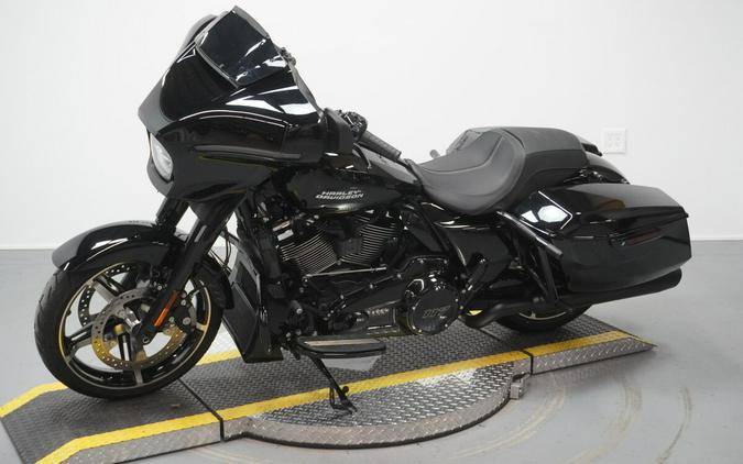 2024 Harley-Davidson® Street Glide® Vivid Black - Black Finish