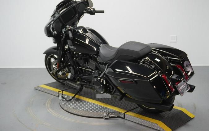 2024 Harley-Davidson® Street Glide® Vivid Black - Black Finish
