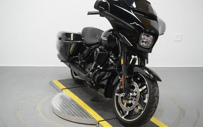 2024 Harley-Davidson® Street Glide® Vivid Black - Black Finish