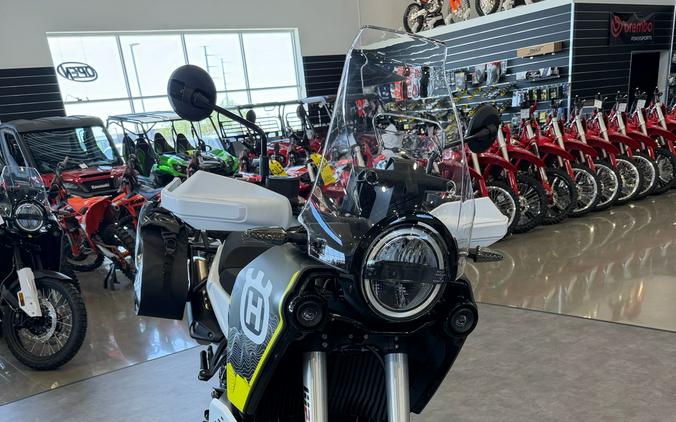 2025 Husqvarna Norden 901 Expedition