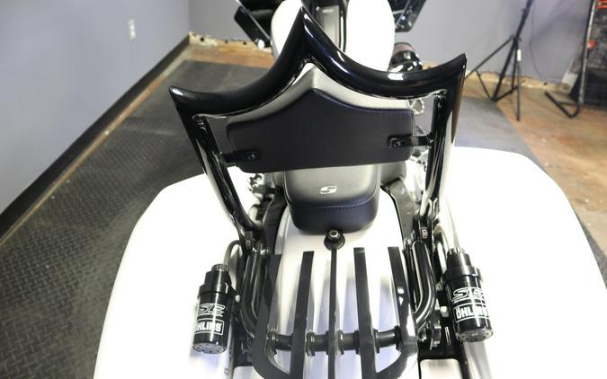 2024 Harley-Davidson Road Glide White Onyx Pearl - Black Finish