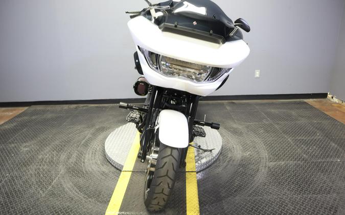 2024 Harley-Davidson Road Glide White Onyx Pearl - Black Finish