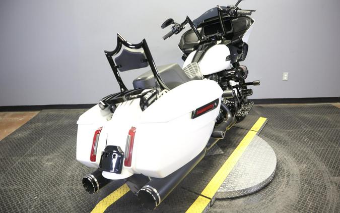2024 Harley-Davidson Road Glide White Onyx Pearl - Black Finish