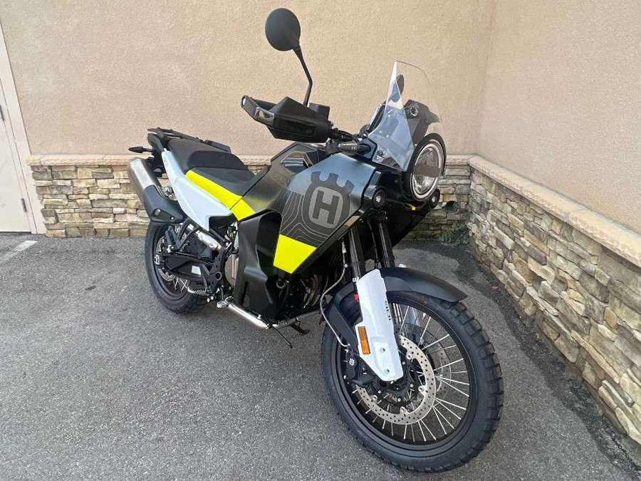 2023 HUSQVARNA NORDEN 901