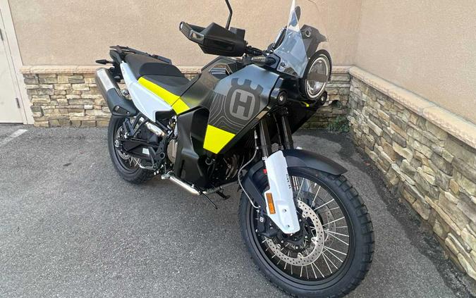 2023 HUSQVARNA NORDEN 901