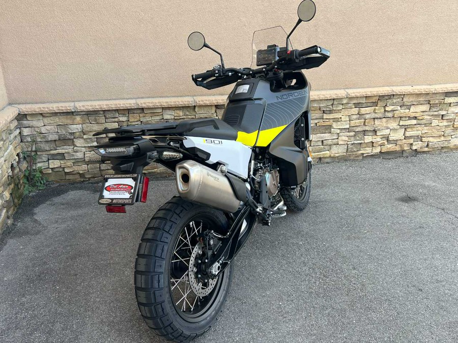 2023 HUSQVARNA NORDEN 901