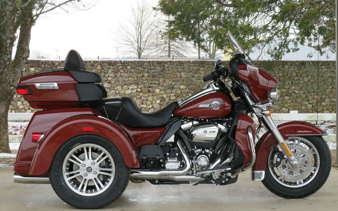 2024 Harley-Davidson® FLHTCUTG - Tri Glide® Ultra