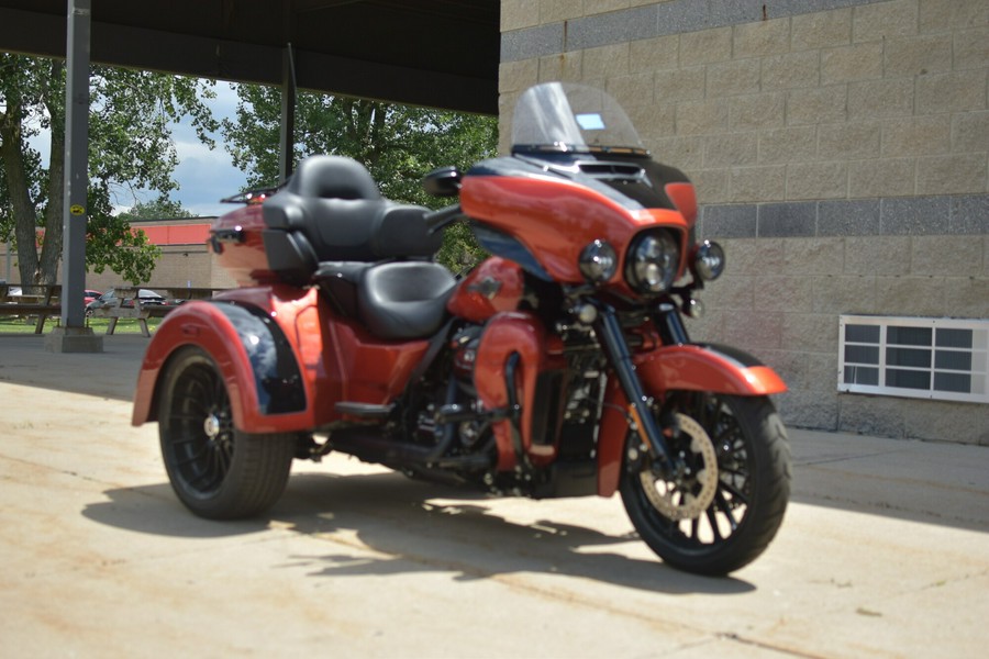 2025 Harley-Davidson Tri Glide Ultra Whiskey Fire / Vivid Black