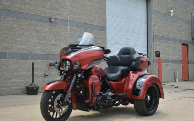 2025 Harley-Davidson Tri Glide Ultra Whiskey Fire / Vivid Black