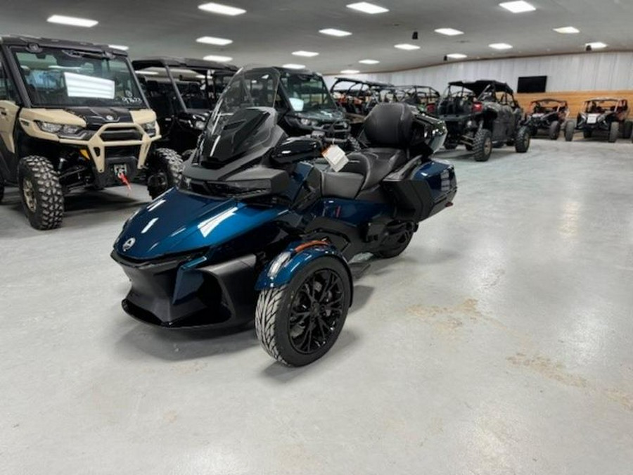 2024 Can-Am® Spyder RT Limited Dark Wheels