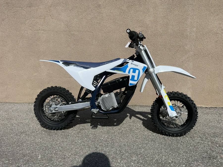 2024 HUSQVARNA EE 3